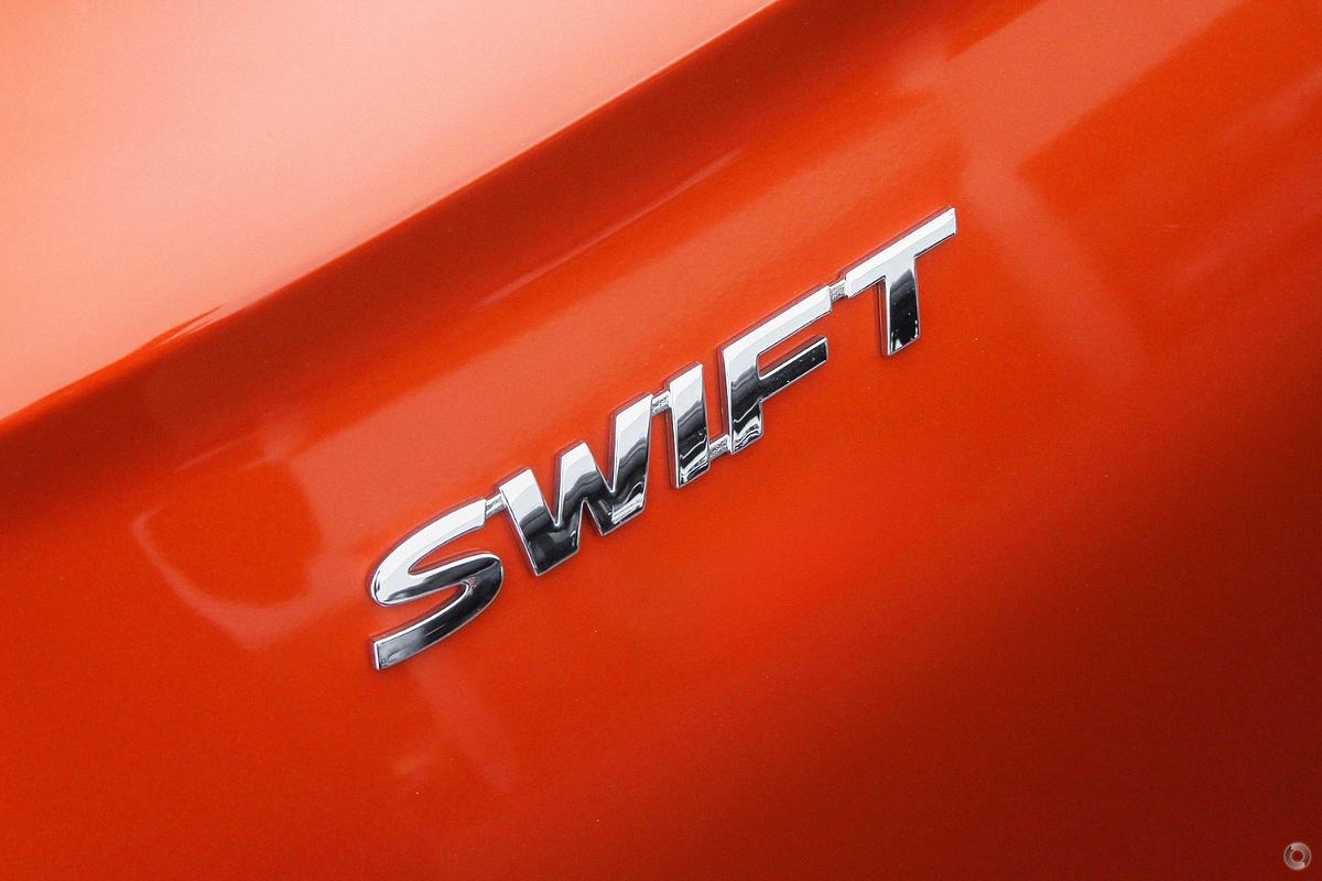 2025 Suzuki Swift Hybrid UZ