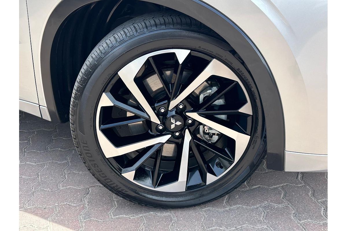 2023 Mitsubishi Outlander Exceed Tourer ZM