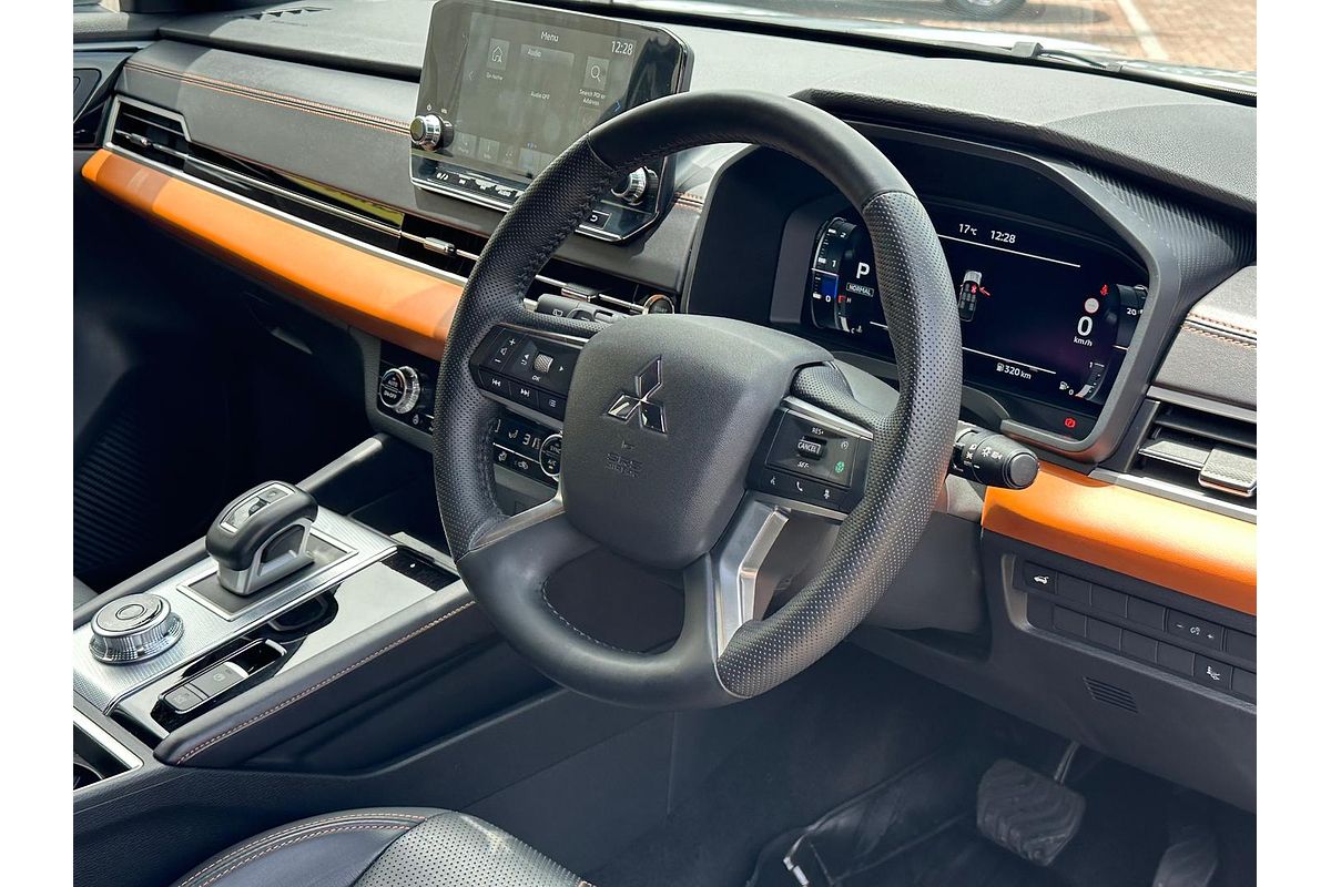 2023 Mitsubishi Outlander Exceed Tourer ZM