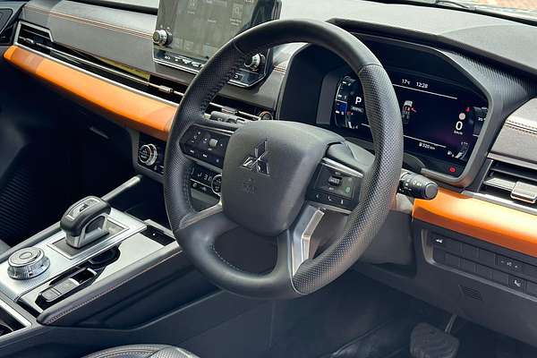 2023 Mitsubishi Outlander Exceed Tourer ZM