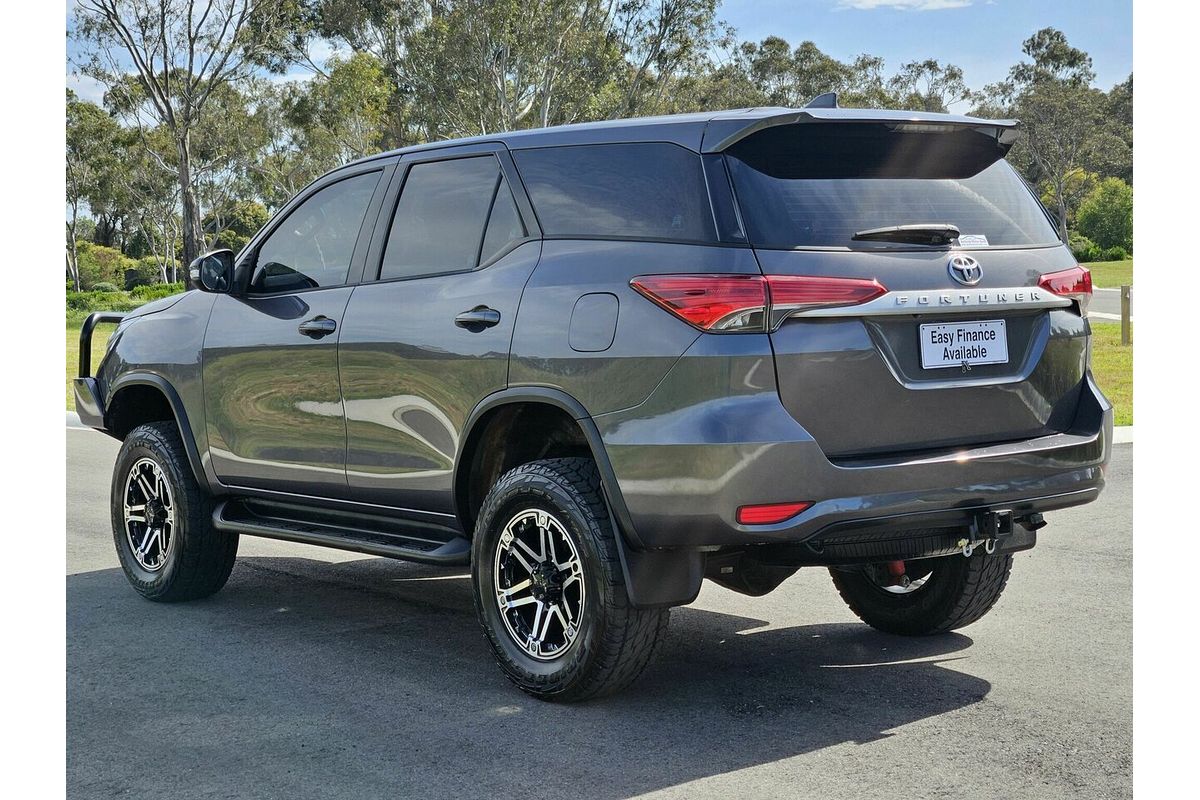 2015 Toyota Fortuner GX GUN156R