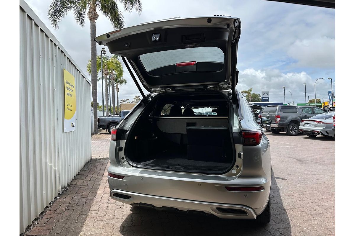 2023 Mitsubishi Outlander Exceed Tourer ZM