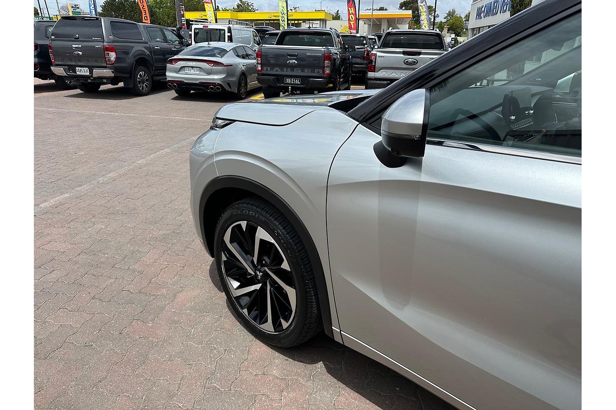 2023 Mitsubishi Outlander Exceed Tourer ZM