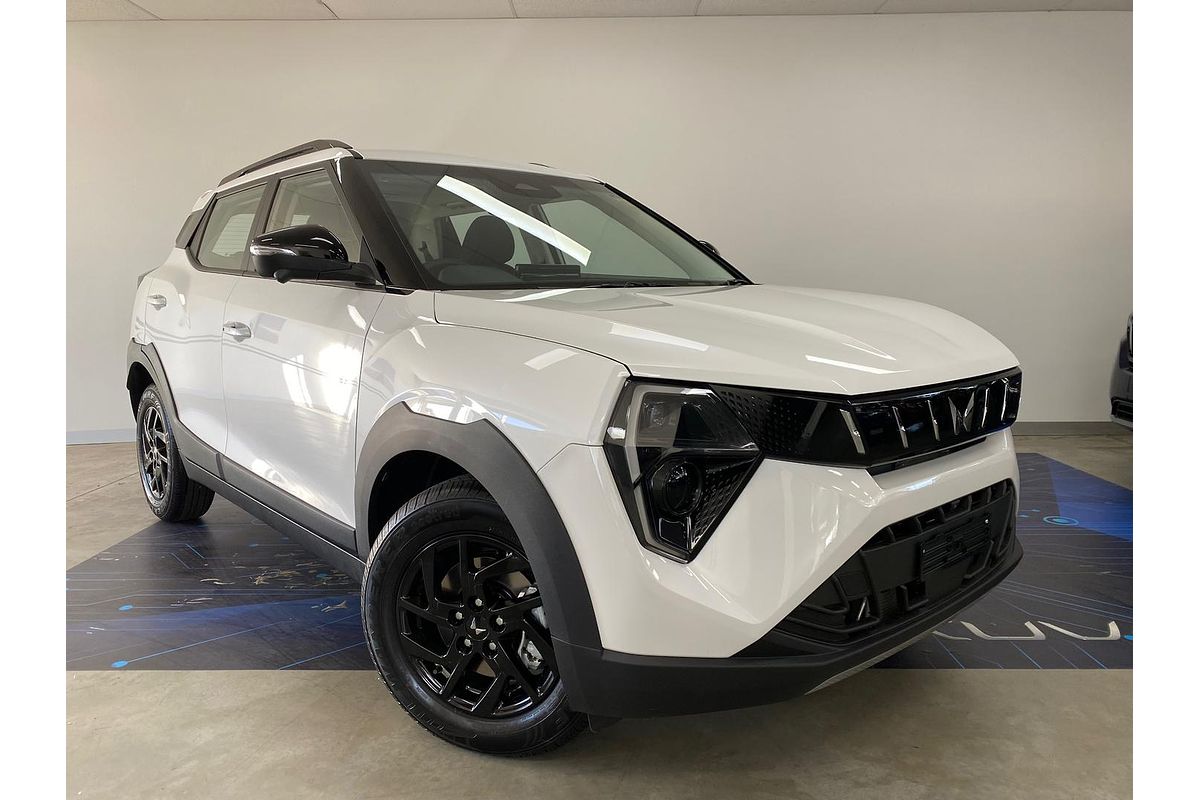 2025 Mahindra XUV3XO AX5L