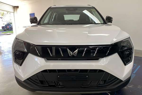 2025 Mahindra XUV3XO AX5L