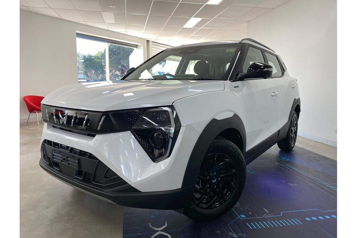 2025 Mahindra XUV3XO AX5L
