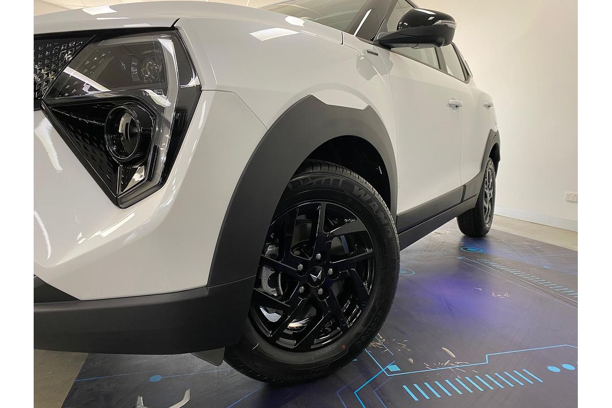 2025 Mahindra XUV3XO AX5L