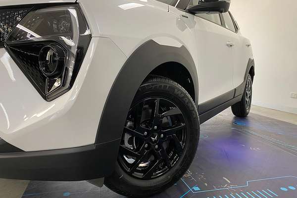 2025 Mahindra XUV3XO AX5L