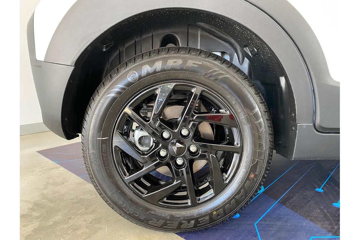 2025 Mahindra XUV3XO AX5L