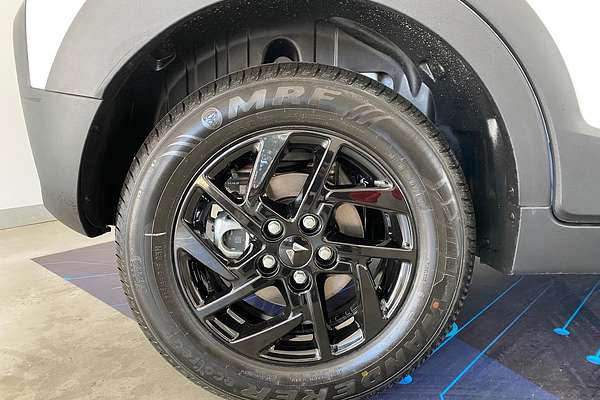 2025 Mahindra XUV3XO AX5L