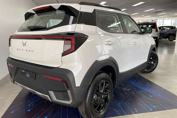 2025 Mahindra XUV3XO AX5L