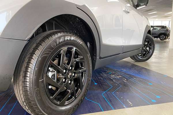 2025 Mahindra XUV3XO AX5L