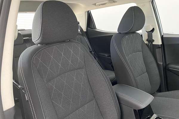 2025 Mahindra XUV3XO AX5L