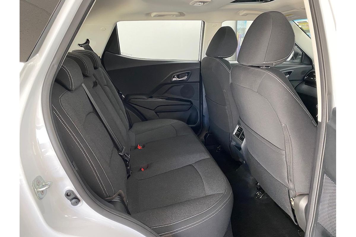 2025 Mahindra XUV3XO AX5L