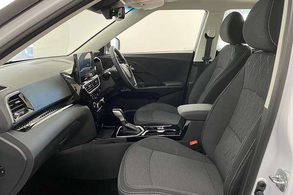 2025 Mahindra XUV3XO AX5L