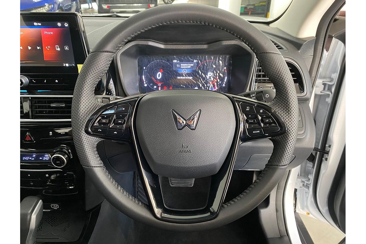 2025 Mahindra XUV3XO AX5L