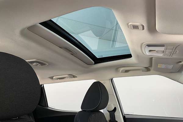 2025 Mahindra XUV3XO AX5L