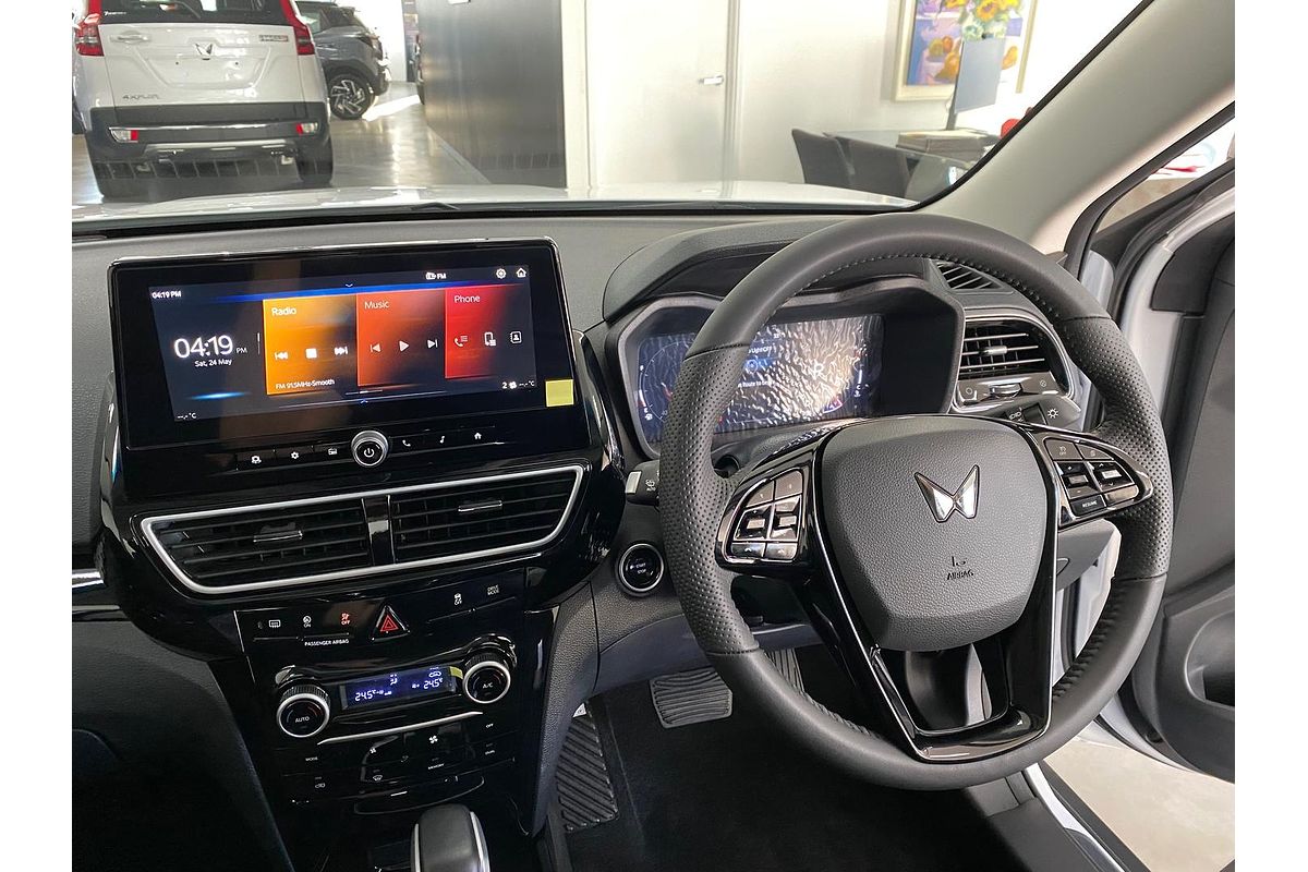 2025 Mahindra XUV3XO AX5L