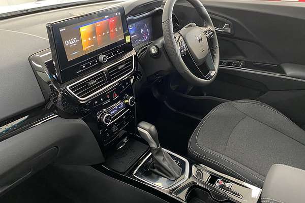 2025 Mahindra XUV3XO AX5L