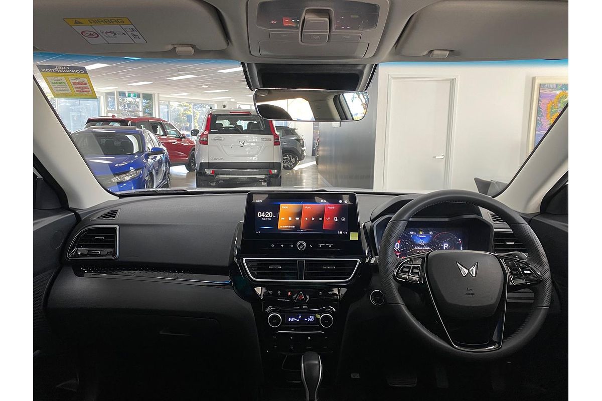 2025 Mahindra XUV3XO AX5L