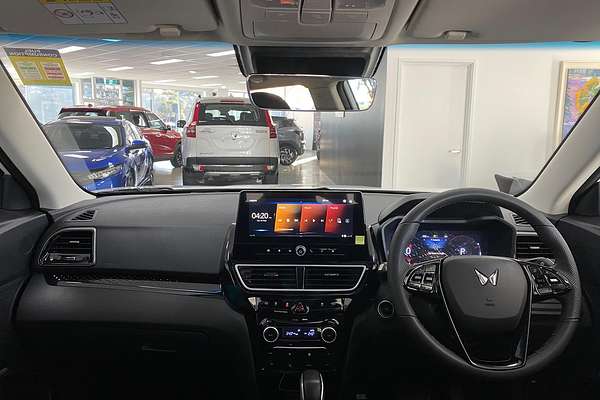 2025 Mahindra XUV3XO AX5L