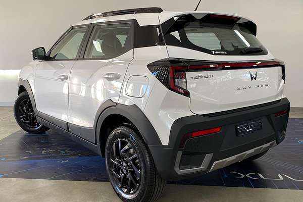 2025 Mahindra XUV3XO AX5L