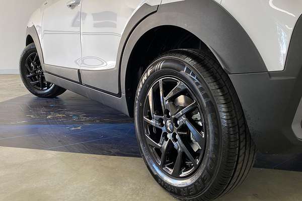 2025 Mahindra XUV3XO AX5L