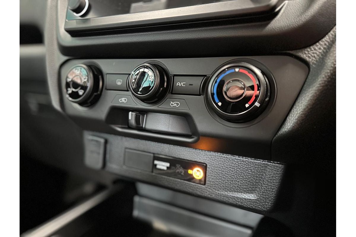 2025 Isuzu D-MAX SX High Ride Rear Wheel Drive