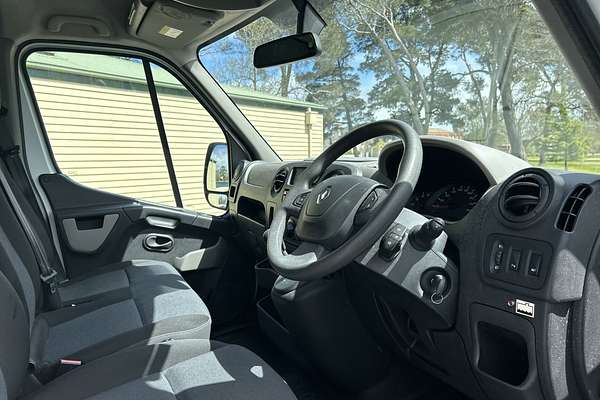 2018 Renault Master X62 LWB Mid Roof