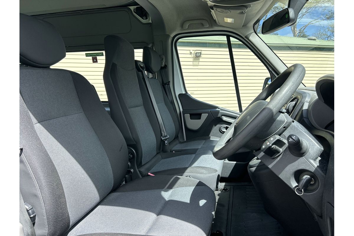 2018 Renault Master X62 LWB Mid Roof