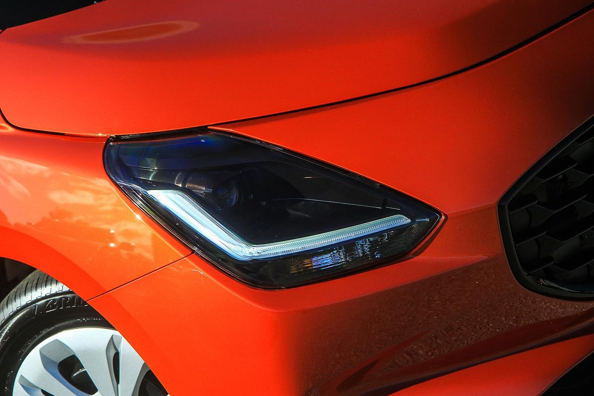 2025 Suzuki Swift Hybrid UZ