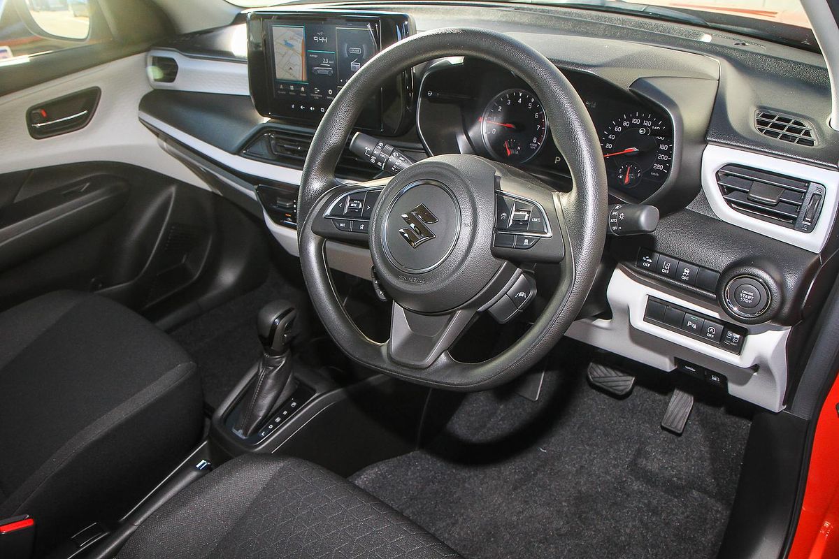 2025 Suzuki Swift Hybrid UZ