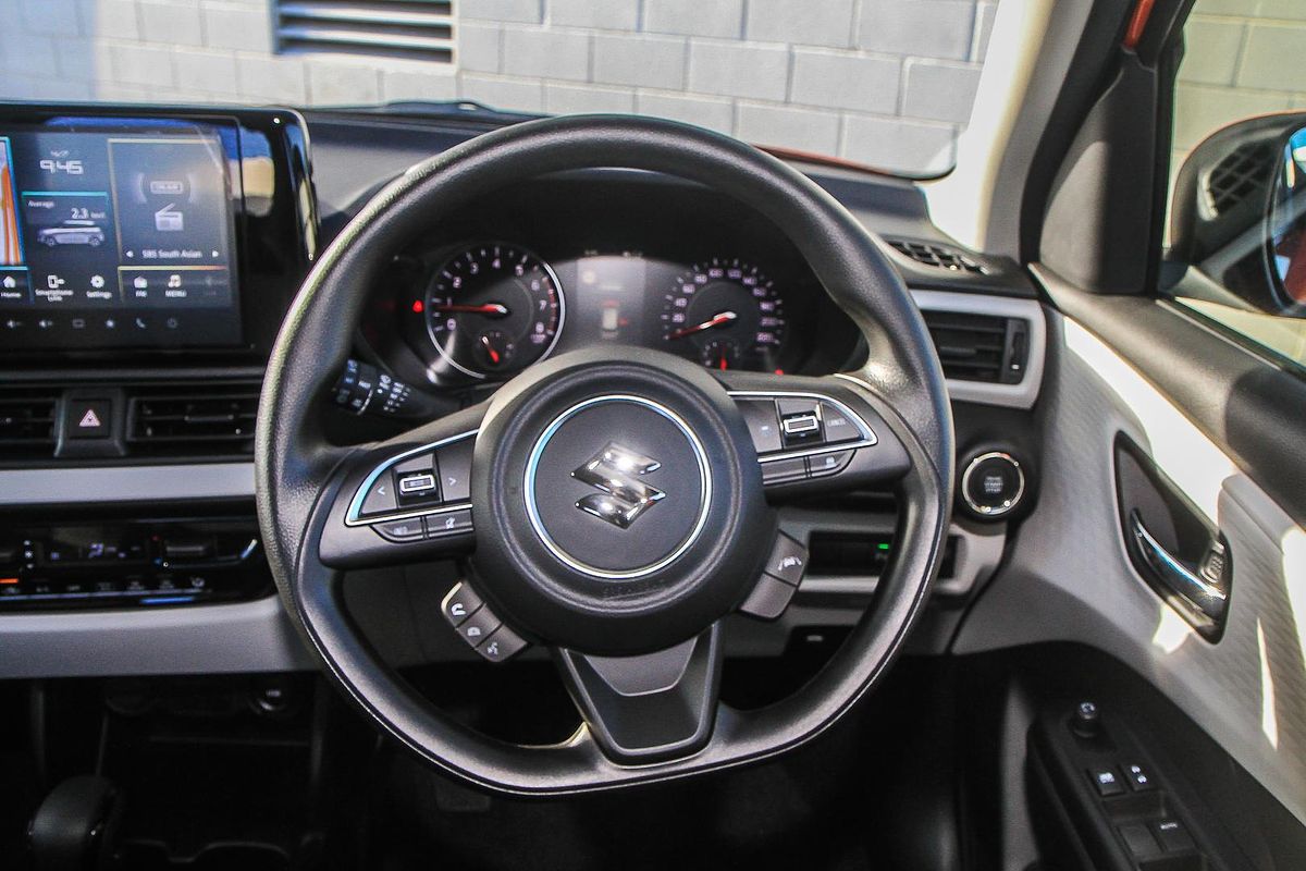 2025 Suzuki Swift Hybrid UZ