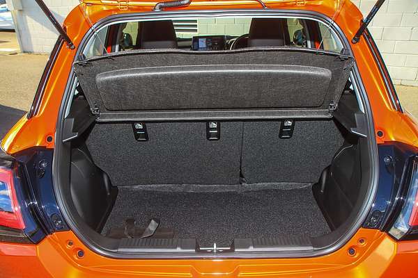 2025 Suzuki Swift Hybrid UZ