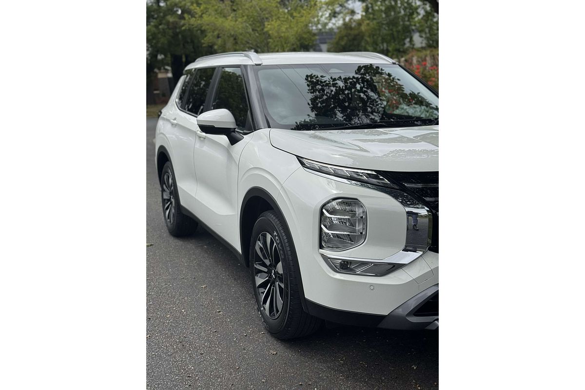 2025 Mitsubishi Outlander LS ZM