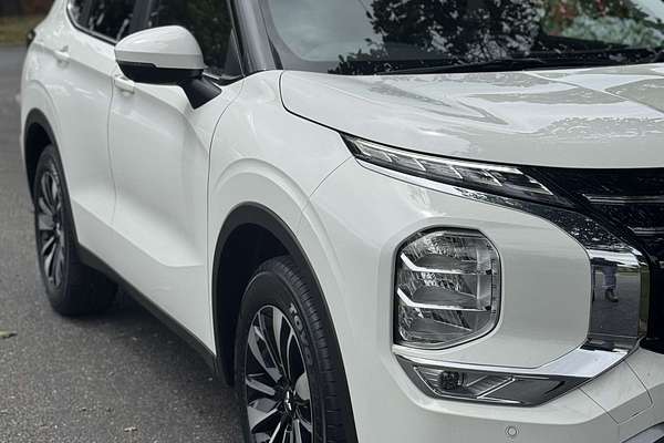 2025 Mitsubishi Outlander LS ZM