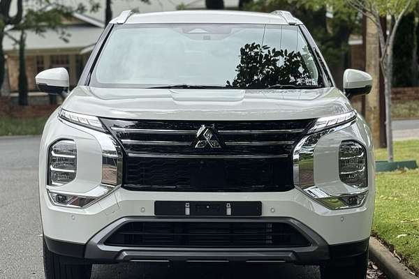 2025 Mitsubishi Outlander LS ZM