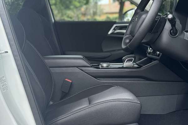 2025 Mitsubishi Outlander LS ZM