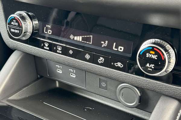 2025 Mitsubishi Outlander LS ZM