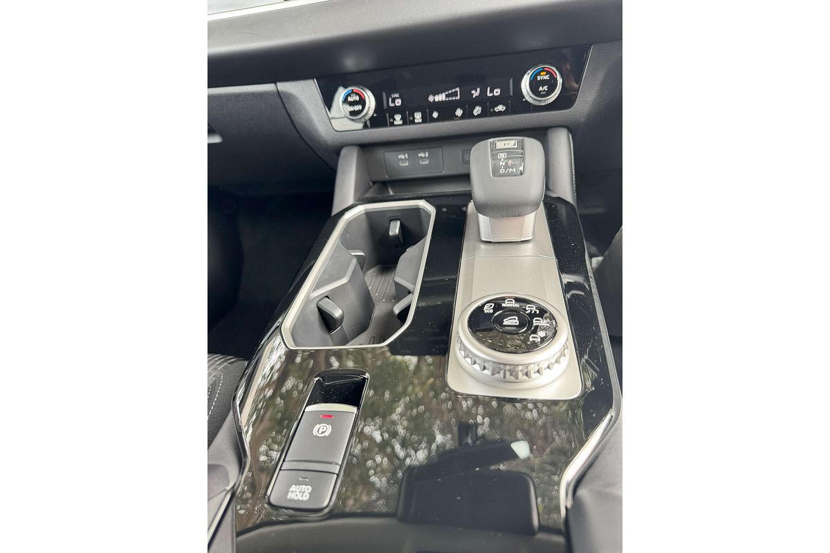 2025 Mitsubishi Outlander LS ZM