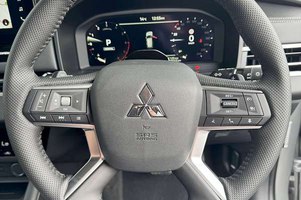 2025 Mitsubishi Outlander LS ZM