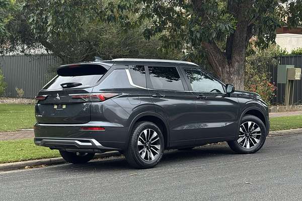 2025 Mitsubishi Outlander LS ZM