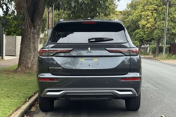 2025 Mitsubishi Outlander LS ZM