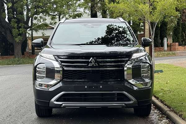 2025 Mitsubishi Outlander LS ZM