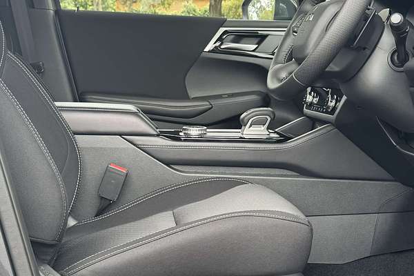 2025 Mitsubishi Outlander LS ZM