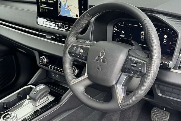 2025 Mitsubishi Outlander LS ZM