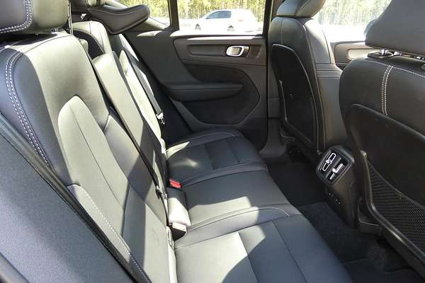 2024 Volvo XC40 Plus B4