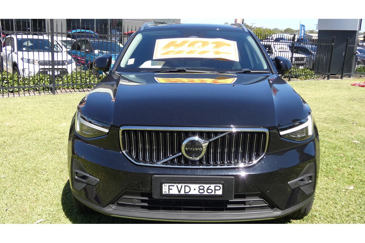 2024 Volvo XC40 Plus B4