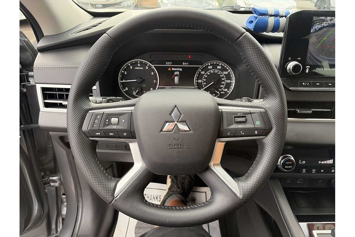 2022 Mitsubishi Outlander SE