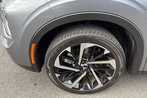 2022 Mitsubishi Outlander SE